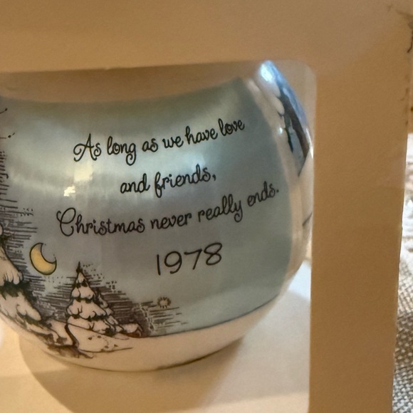 Vintage Hallmark Unbreakable Ball Ornament - Picture 2 of 7